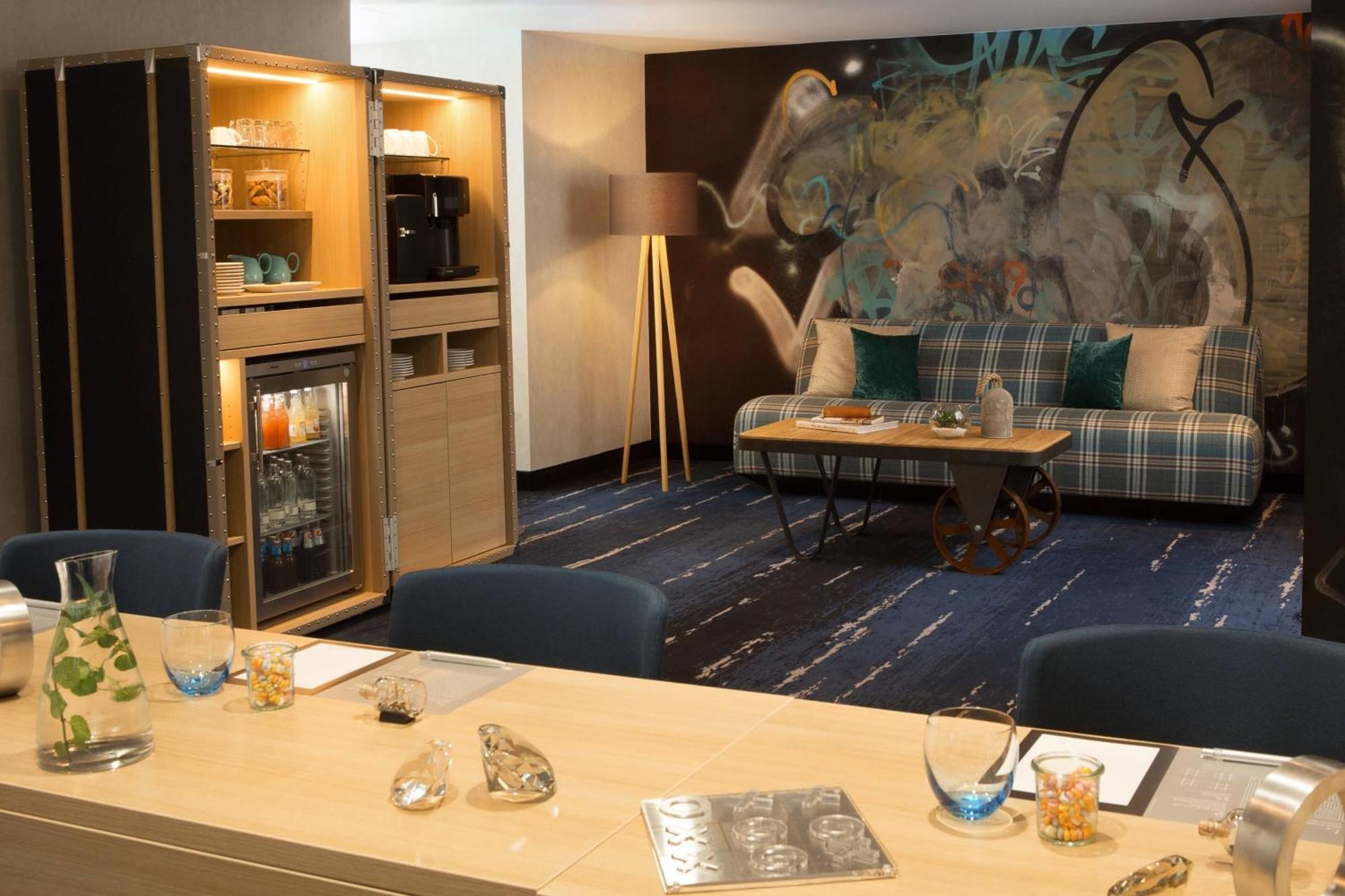 르네상스 함부르크 호텔, 메리어트 럭셔리&라이프스타일 호텔 함브루크 외부 사진 A suite at the hotel