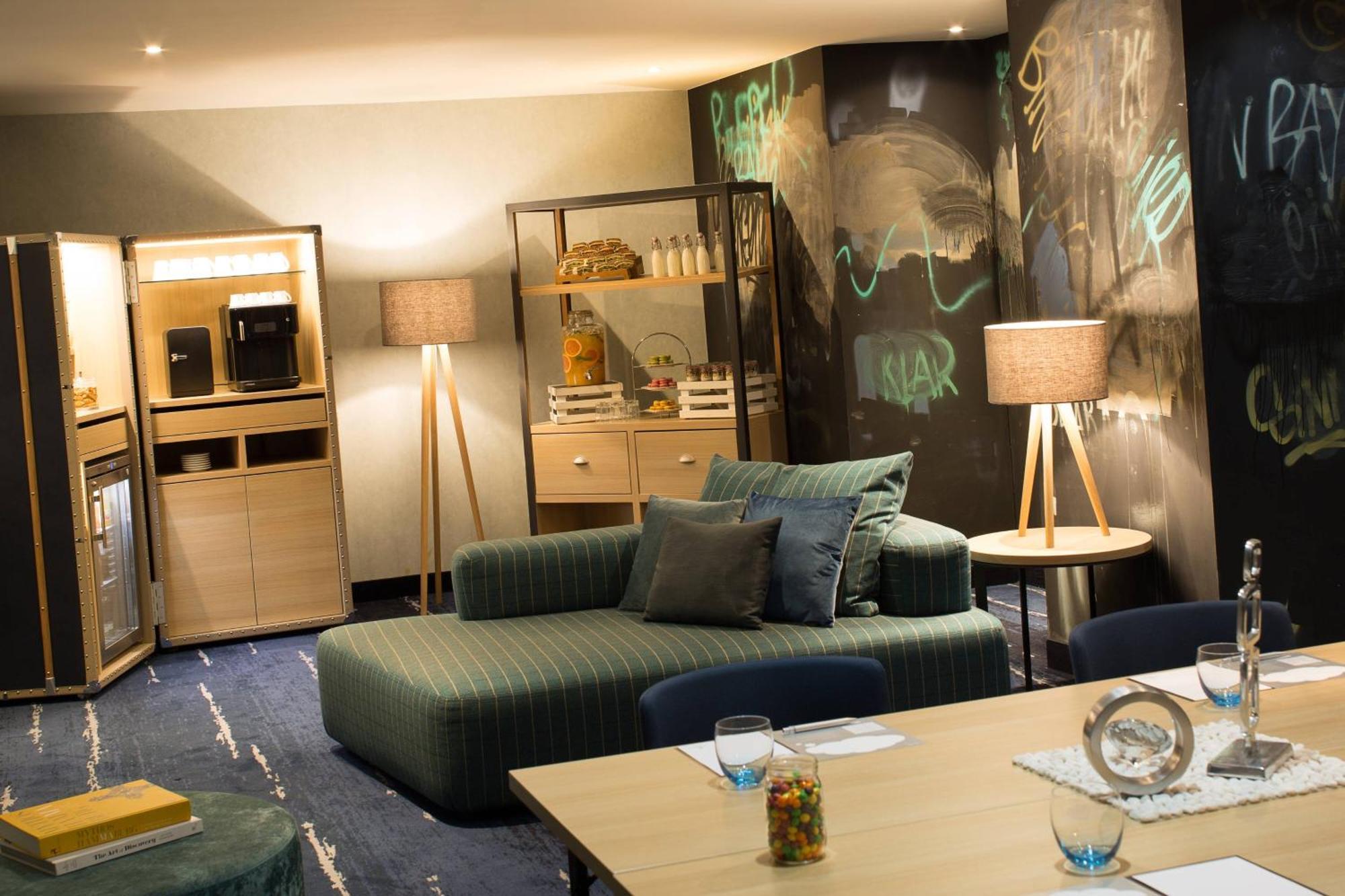 르네상스 함부르크 호텔, 메리어트 럭셔리&라이프스타일 호텔 함브루크 외부 사진 A suite at the hotel