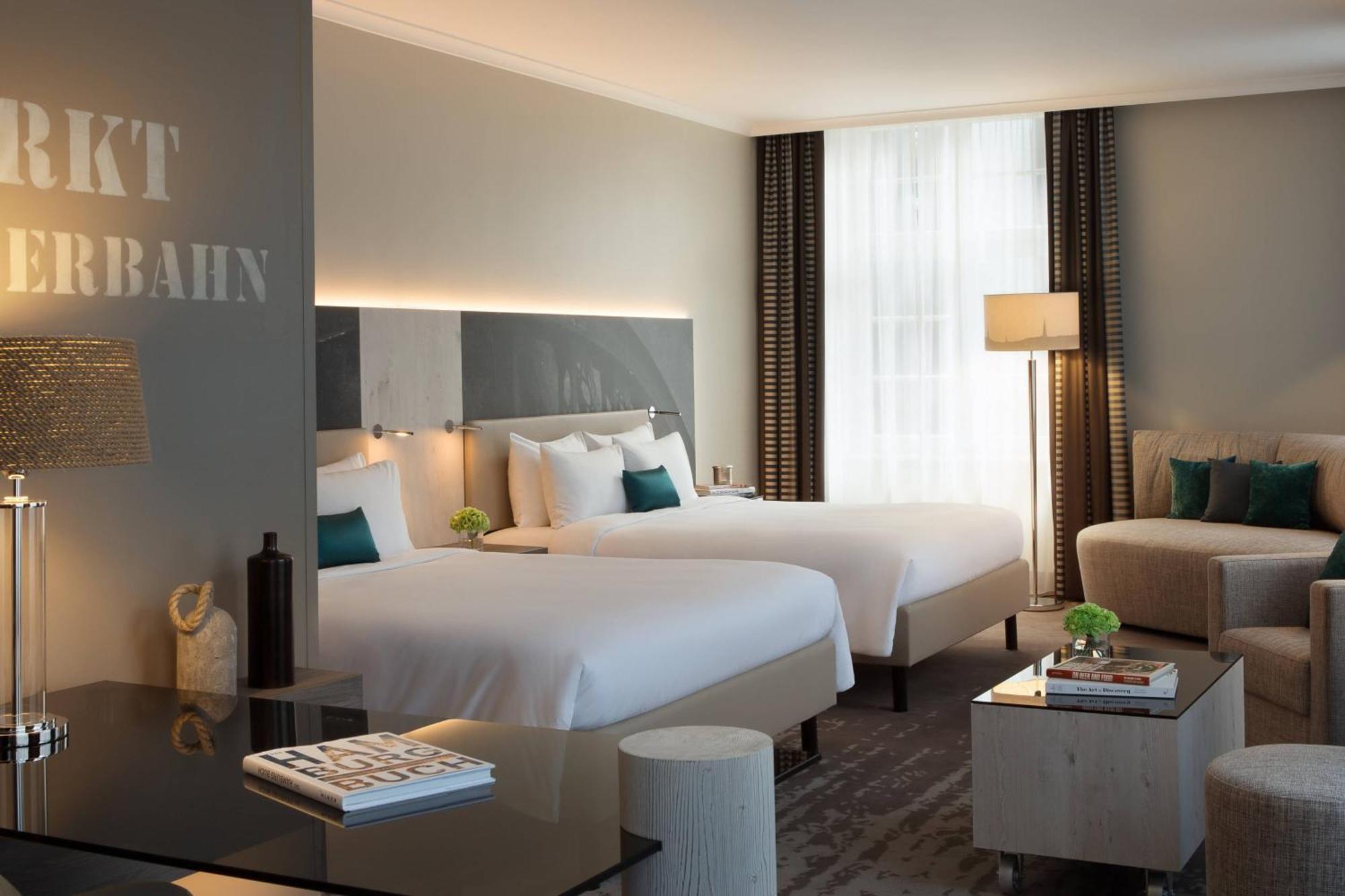 르네상스 함부르크 호텔, 메리어트 럭셔리&라이프스타일 호텔 함브루크 외부 사진 A room at the hotel