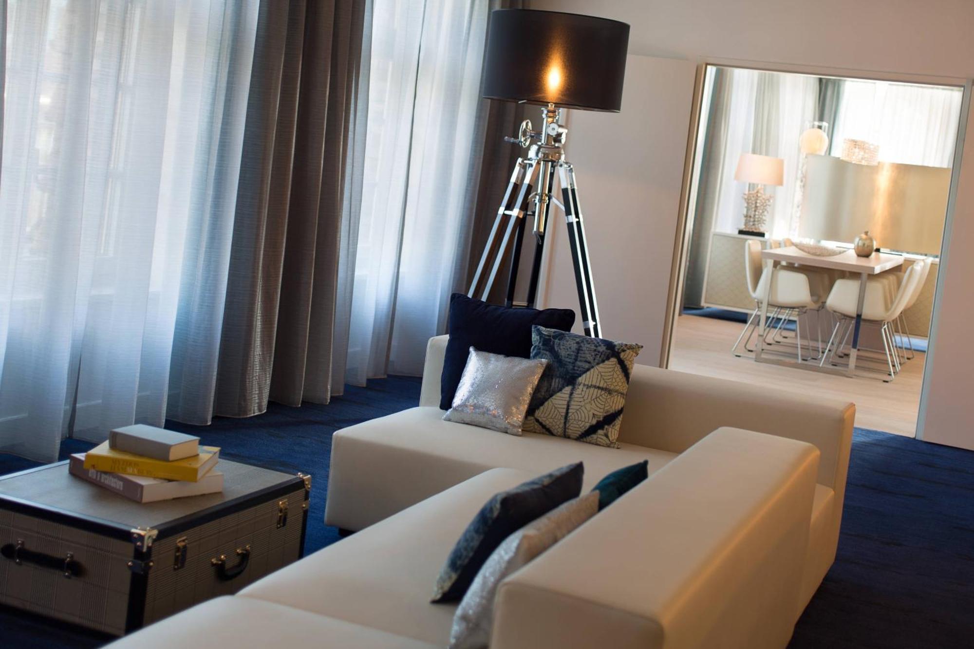 르네상스 함부르크 호텔, 메리어트 럭셔리&라이프스타일 호텔 함브루크 외부 사진 A suite at the hotel